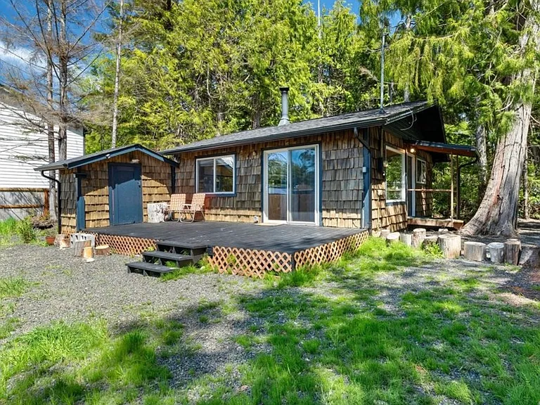 37 Butterfly Ln — Photo 1