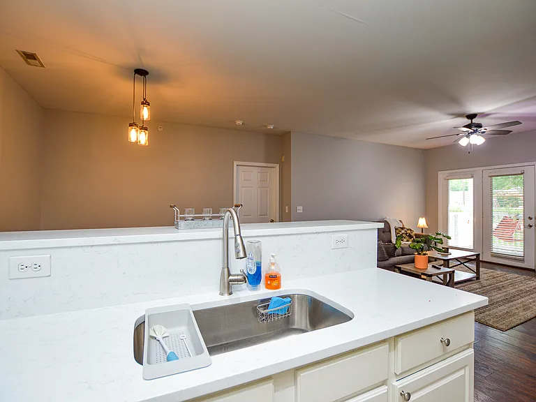 10663 Hill Point Ct — Photo 7