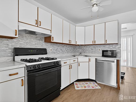 5th image of 22 Lake Ave APT 5A