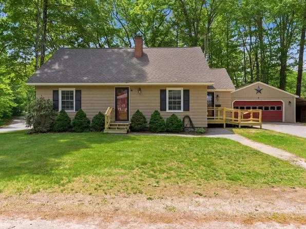 7 1st Street, Lisbon, ME 04252