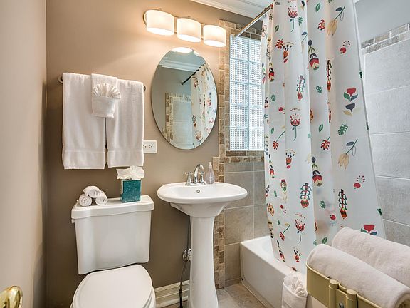 3rd image of 3560 W Palmer St #2