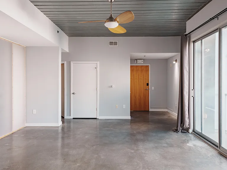 620 Glen Iris Dr NE #324 — Photo 2