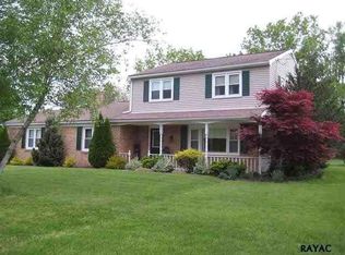 2530 Primrose Ln, York, PA 17404
