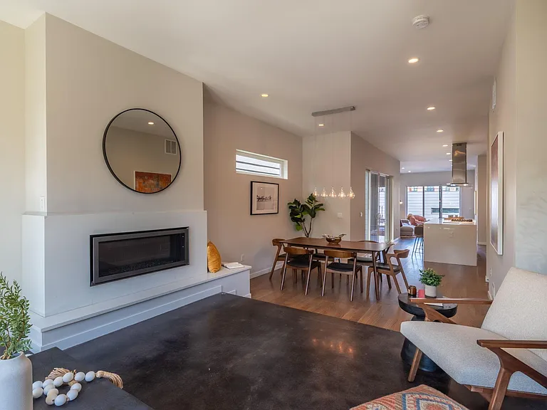 3239 Lawrence St — Photo 2