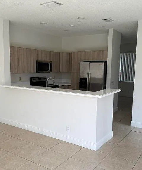686 Lone Pine Ln — Photo 8