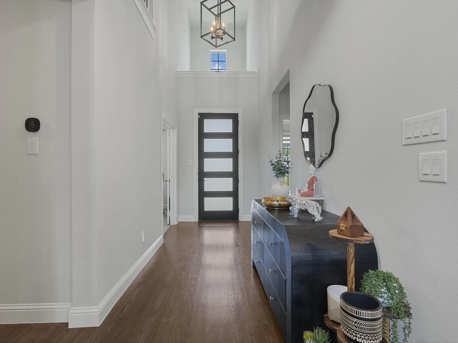 4 bed, 3.5 bath, 3257 sqft, $3,995 — Photo 3
