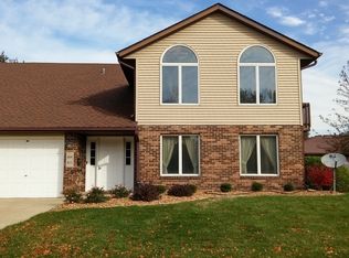 809 Meadow Ridge Ln #1, New Lenox, IL 60451