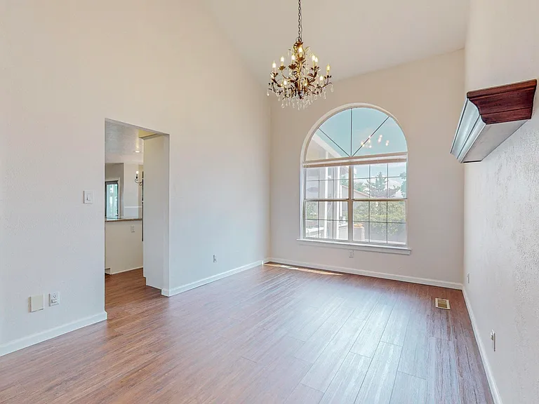 13612 Vic Rd NE — Photo 12