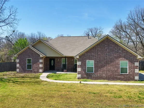 21107 S 530th Rd, Tahlequah, OK 74464