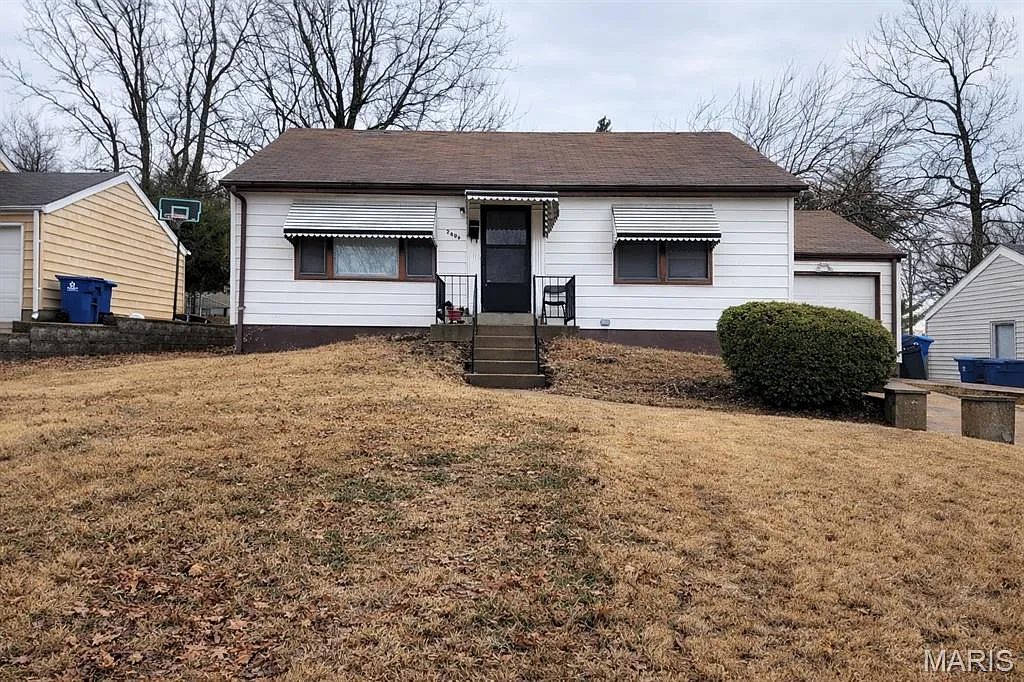 2409 Wieck Dr photo 1