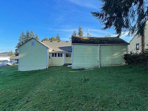 3rd image of 1052 Ballentine Street