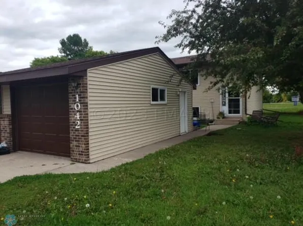 1042 1st St S, Wahpeton, ND 58075