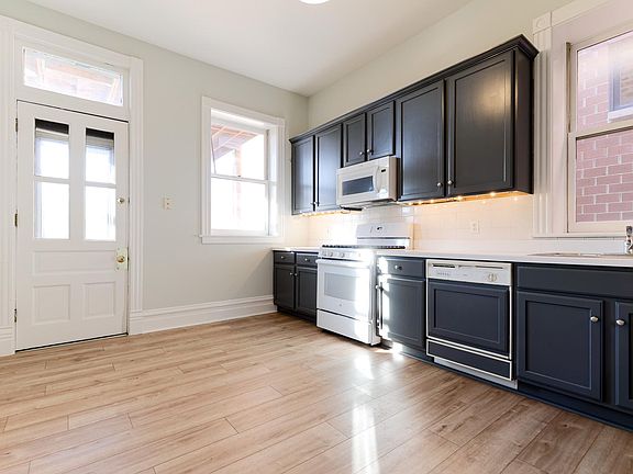 3rd image of 1722 N Cleveland Ave #2