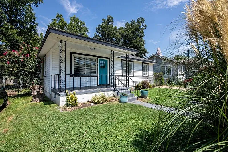 3 bed, 2.0 bath, 1146 sqft, $1,800 — Photo 2