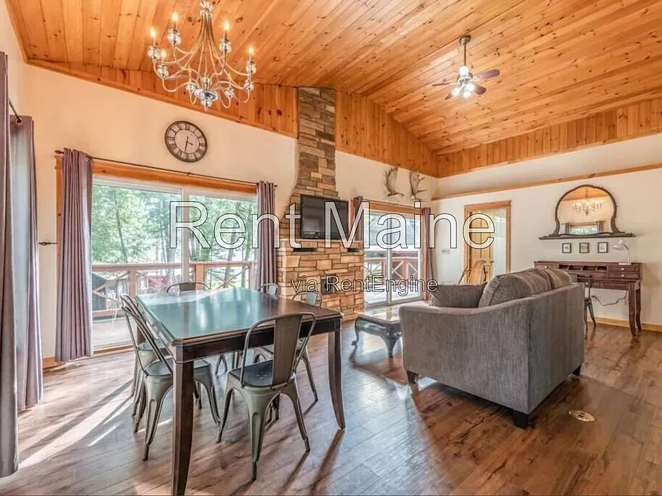 10 Sand Beach Ln