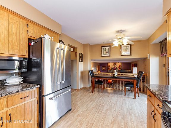 3rd image of 13250 Farm View St