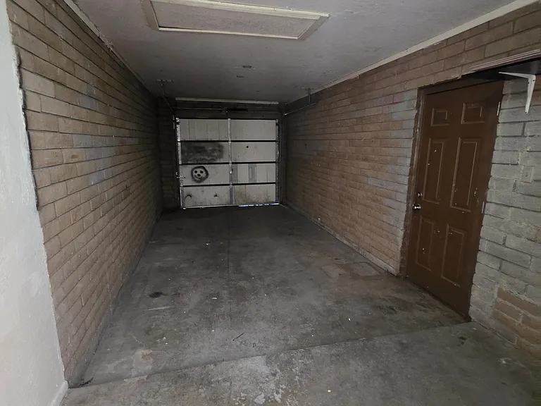 Single car garage