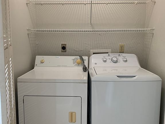5th image of 2111 Crystal Dr APT 2