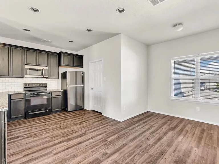 322 Franchi Way — Photo 14