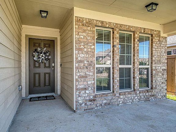 3rd image of 32659 Timber Point Dr