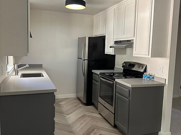 3rd image of 569 Curtin Ln APT 7