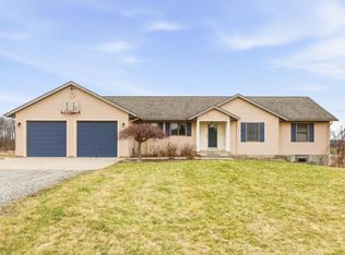 2142 Colwood Rd, Caro, MI 48723