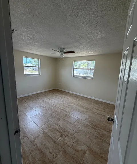 5020 Suwannee Dr — Photo 8