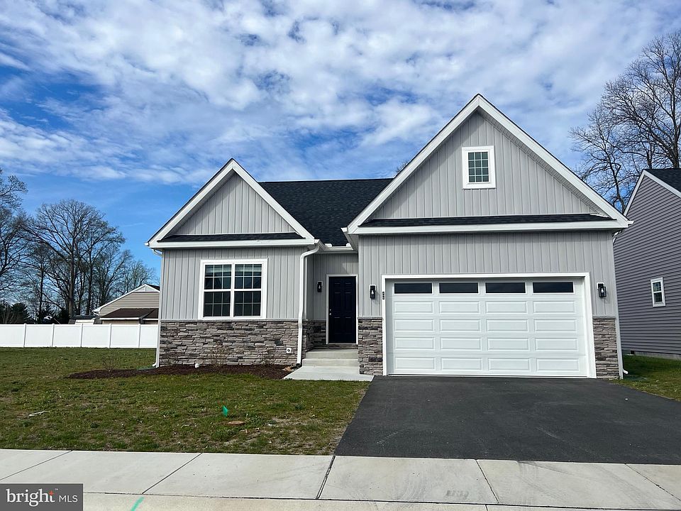 1st image of 206 Danfield Dr