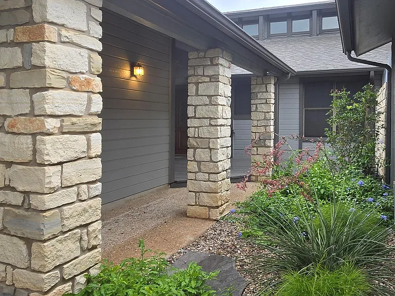 8900 Mariscal Canyon Dr — Photo 2