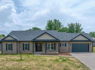 310 Sunset Dr, Mount Vernon, IN 47620