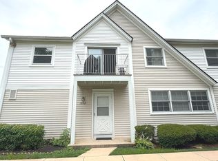1032 Inverrary Ln #1032, Deerfield, IL 60015