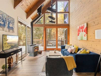 217 Crest Cir, Lake Arrowhead, CA, 92352