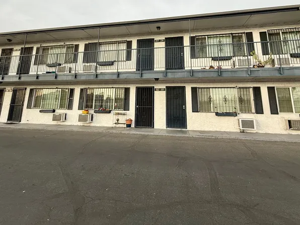 4600 University Center Dr APT 235, Las Vegas, NV 89119