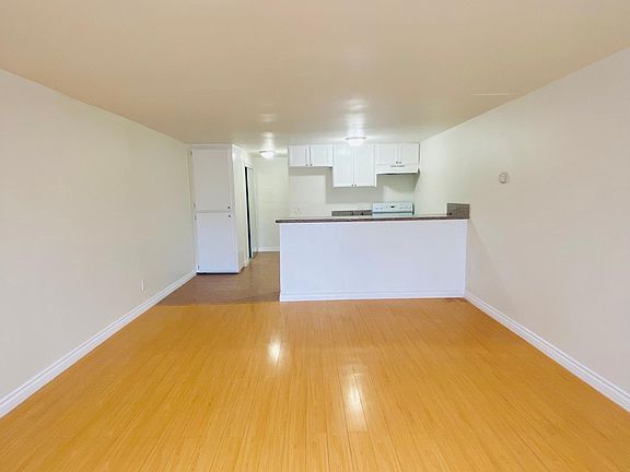 5th image of 316 E Hyde Park Blvd APT 1