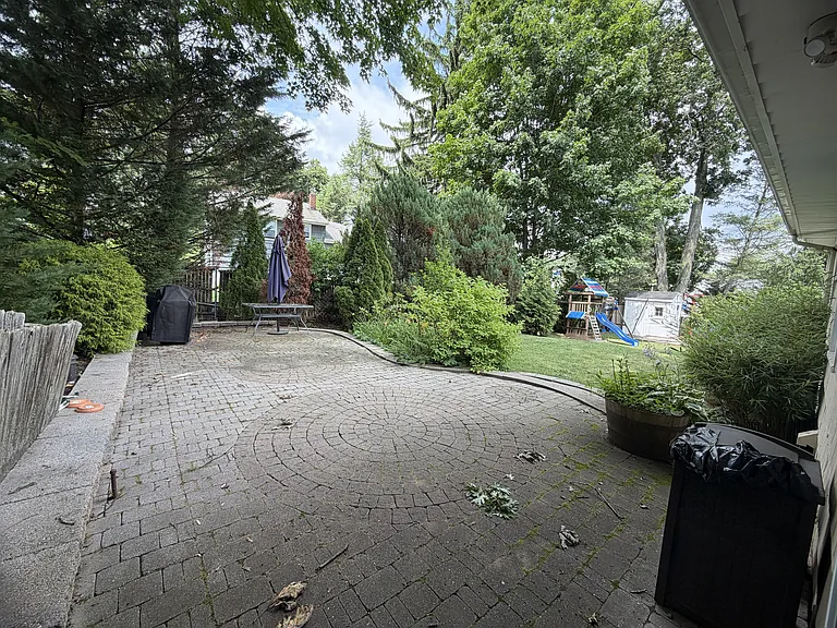 2 Dogwood Ter — Photo 15