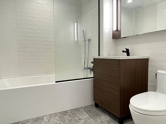 5th image of 50 Clarkson Ave #101