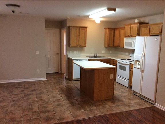 3rd image of 537 Stowers Ave