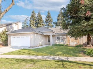 835 Park Ave, Clovis, CA 93611