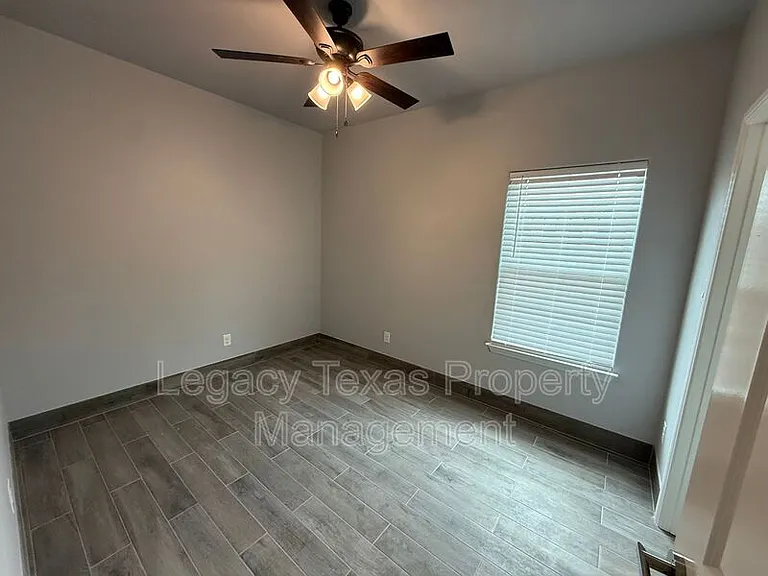 910 Fuller Ave #A — Photo 32