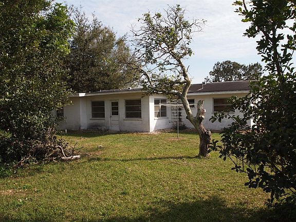 2nd image of 613 Oxford Dr