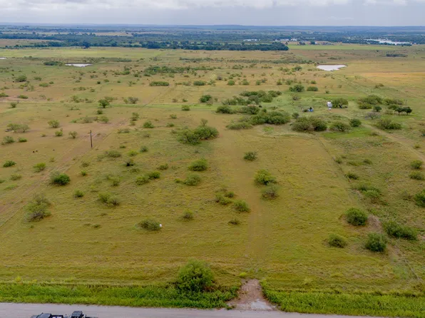 1989 Hopewell Rd, Bellevue, TX 76228