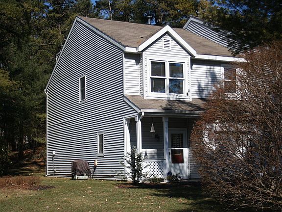 2nd image of 7 Tiffany Ln