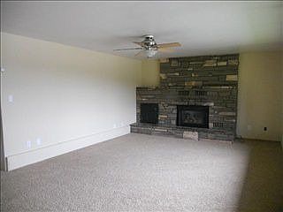 3rd image of 3104 W Babcock St