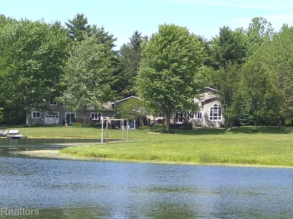5910 Spring Valley Ln, Dryden, MI 48428