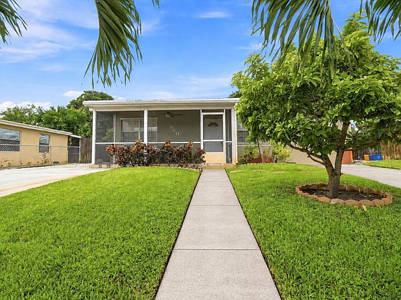 2nd image of 560 Seagrape Road
