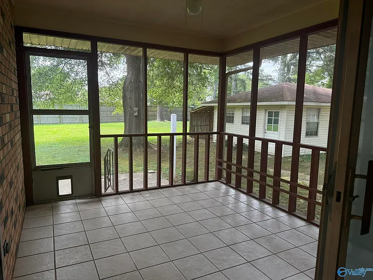 304 Poplar St — Photo 11