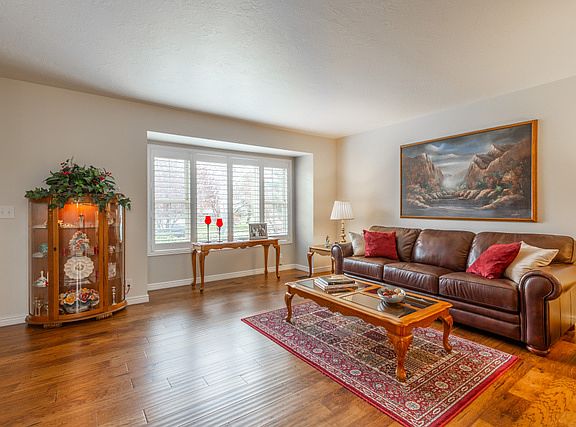 3rd image of 2507 W Harvest Ln S