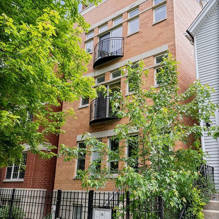 1st image of 1929 N Sawyer Ave #2