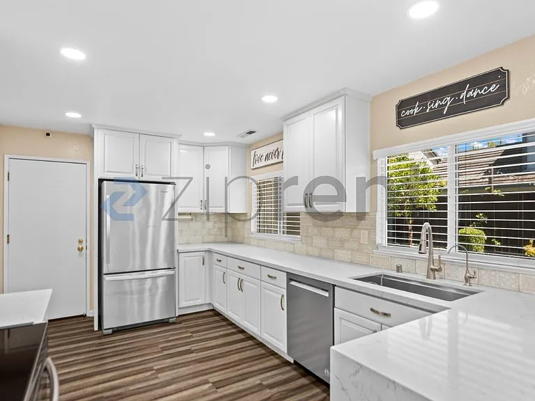 426 King Ave — Photo 12