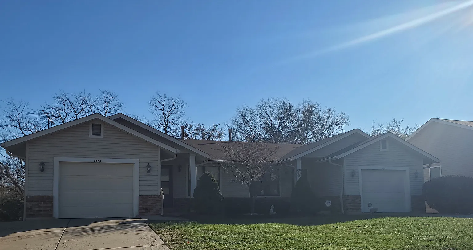 2284 N Village Dr photo 1